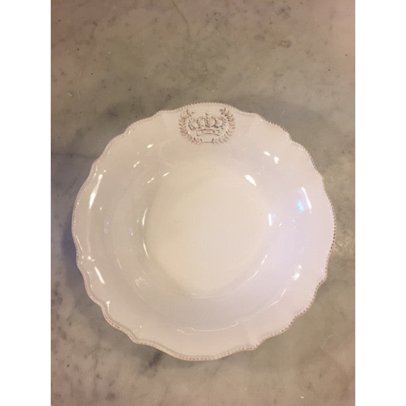 Serving Bowls & Dishes