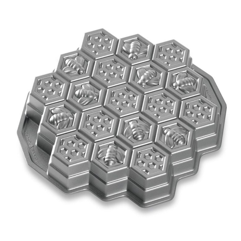 Nordic Ware Honeycomb Pull-Apart Cake Pan