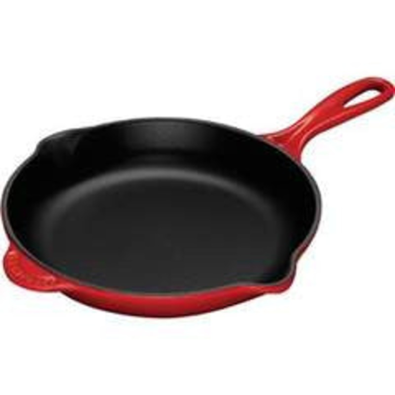 Le Creuset Signature Round Iron Handled Skillet