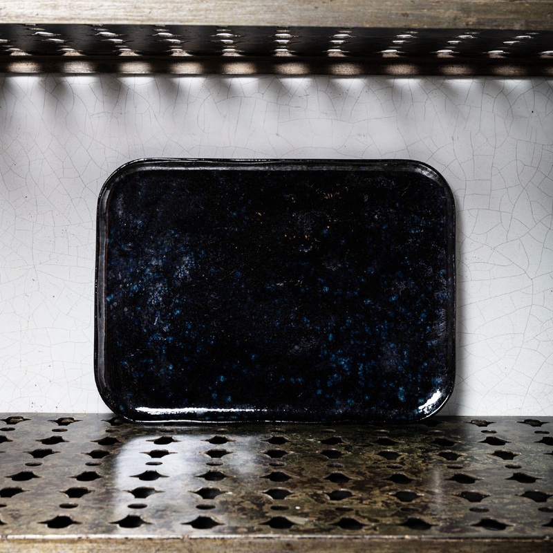 Assiette plate en grs n1 - Noir d'Encre